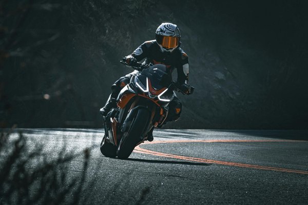 Voyage en caravane : comment gérer l'autonomie en eau et électricité